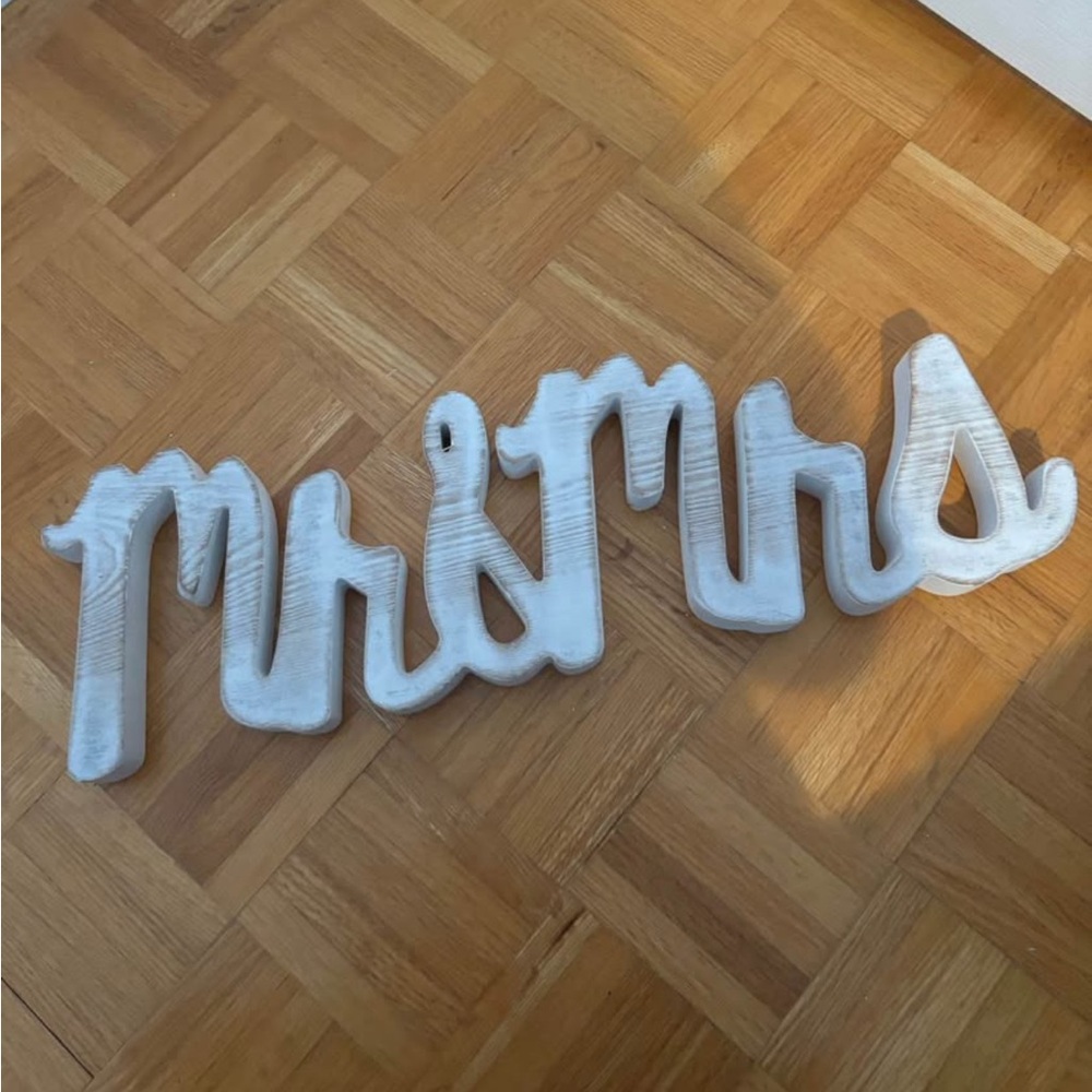 White Mr & Mrs Sign